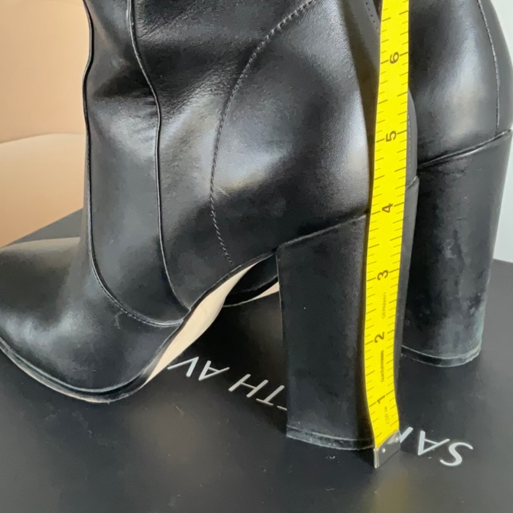 Saks Fifth Avenue Black Leather Calf Boots / Size 8.5M - Picture 15 of 16